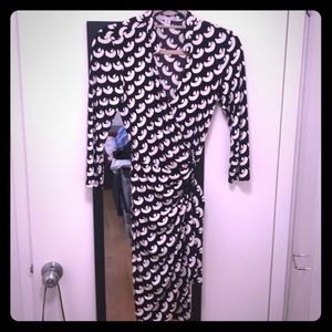 Maggot London ladies wrap dress black cream